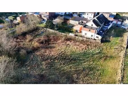 superbe terrain à bâtir de 58ares dans une rue calme !