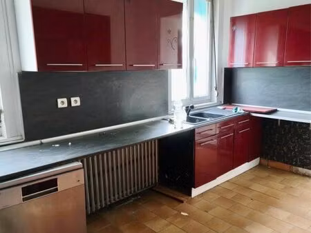 maison semi individuelle  idéalement située