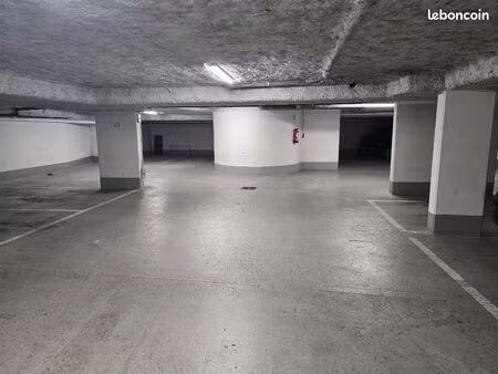 parking villier sur marne à coté de l rer