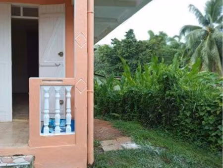 loue t2/t3 bas de villa vernou petit bourg