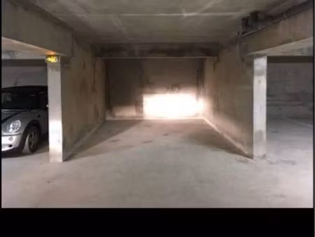 location parking sous-terrain sécurisé 18m2