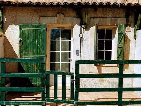 t2 meuble 50m² au sol terrasse d'accueil/parking