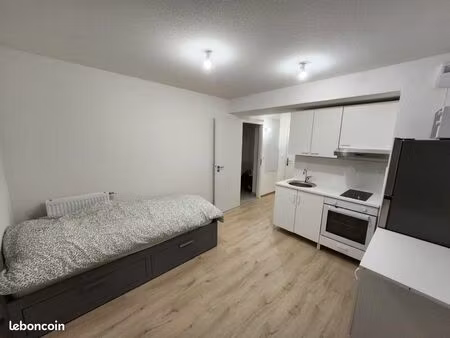 studio neuf balcon meublé et lumineux proche tram