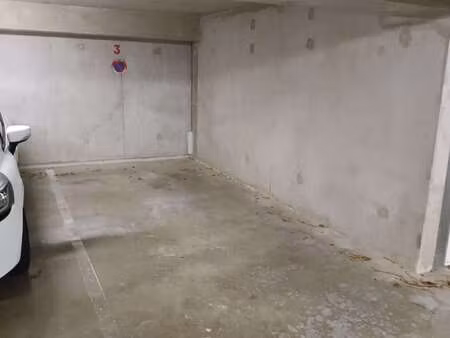 vente garage et parking aux sables-d'olonne (85100) : à vendre / les sables-d'olonne