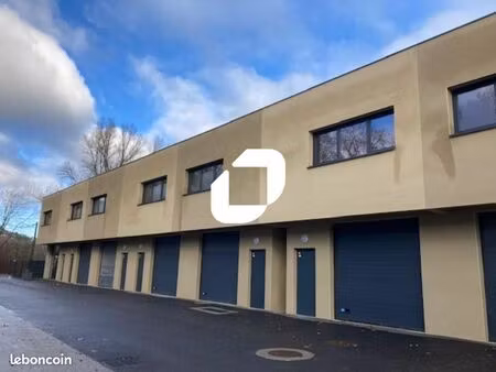 local d'activité 1 728 m²