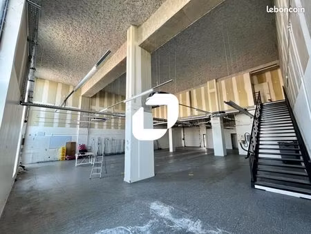 local d'activité 408 m²