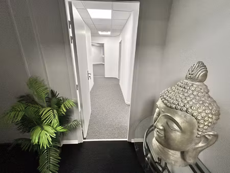 tres beau local commercial pour bureaux a louer centre ville