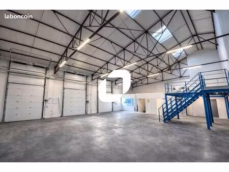 local d'activité 2 909 m²