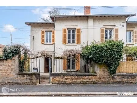 maison 6 pièces 100 m²