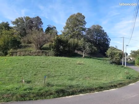 terrain constructible de 819 m2 à clérieux (26260)
