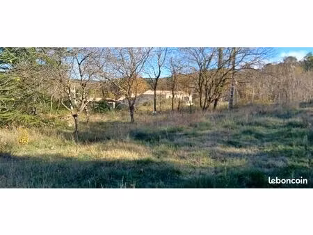 terrain 1 365 m² allan