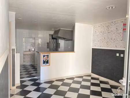 local commercial 35 m² en centre-ville pierrelatte