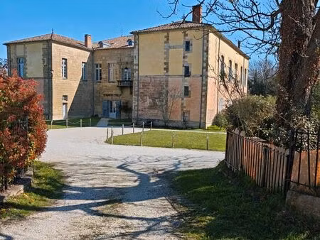 maison de charme dans un domaine de château