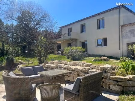 propriété 7 pièces 188 m²