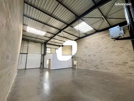 local d'activité 203 m²