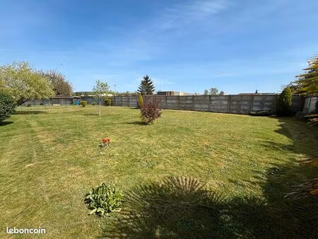 terrain 785 m² gravigny