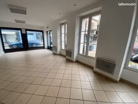 local commercial 63 m² nogent le roi