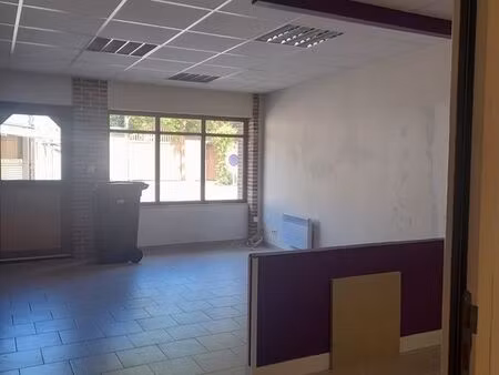 location local commercial