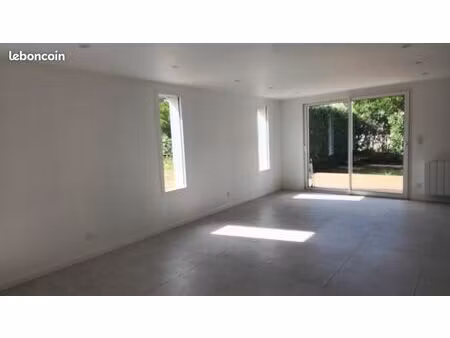 a l'entrée de lèves