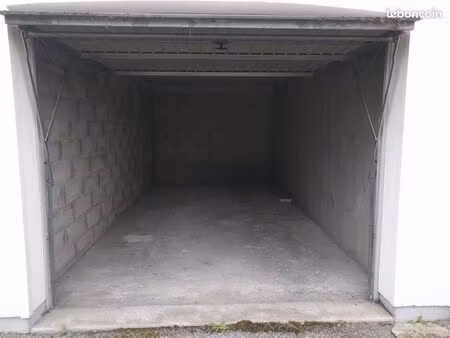 garage / box fermé à louer à vernon  résidence le bayard