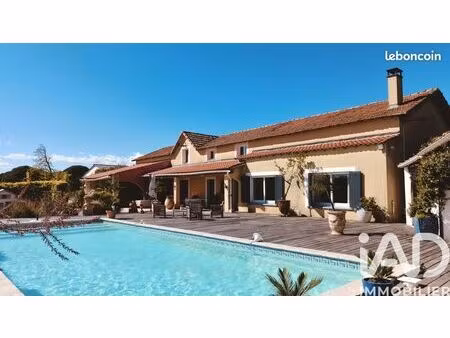 mas 17 pièces 452 m²