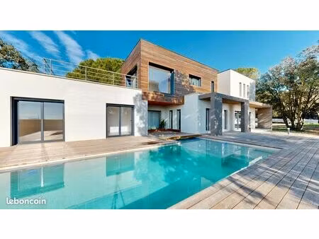 magnifique villa d architecte 216 m2  terrain 1500m²