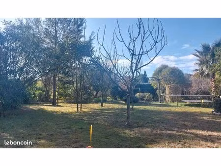 terrain à bâtir à vendre – exposition sud-ouest  ■ sommières 