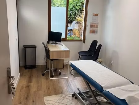 bureau 15 m² dans pôle paramédical récent