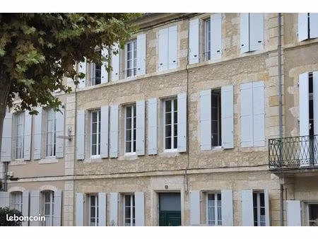 maison 8 pièces 196 m²