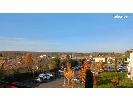 t2 dernier etage (terrasse + parking)