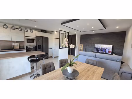 appartement de type 2 de 54 m2 habitable  vendu avec garage