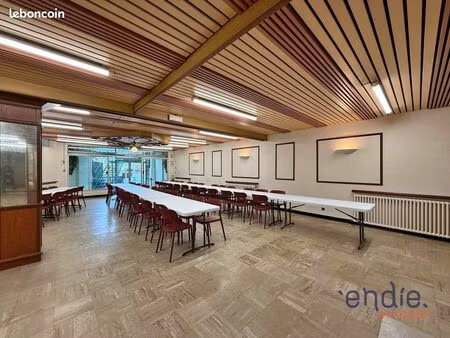 bar 830 m² rosporden