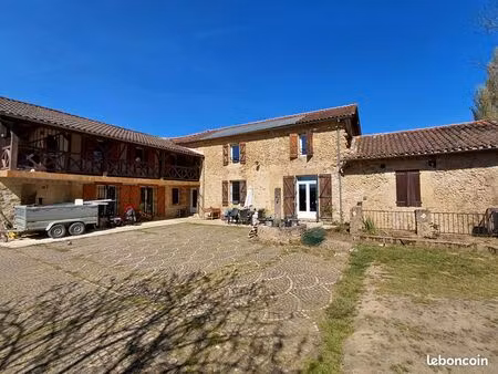 moulin 7 pièces 240 m²