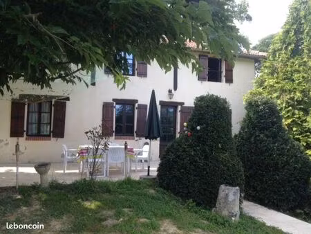 maison de charme entourée de vignes au coeur de l’armagnac