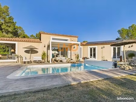 propriété 5 pièces 139 m²