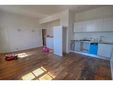 location appartement 4 pièces 64 m² à nice (06300)