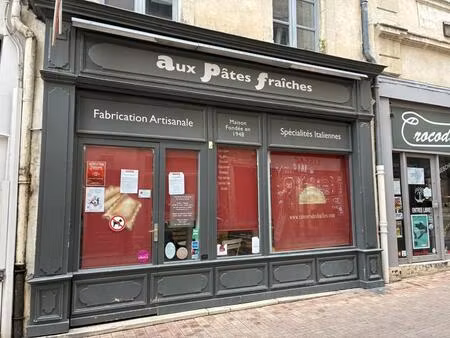 local commercial centre-ville nimes