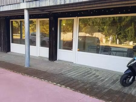 local commercial sur axe passant