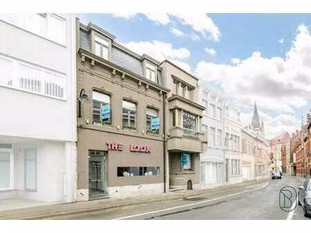 propriété commerciale bien située  aménagée avec terrasse !