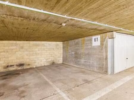 lot 2 : emplacement pour voiture n° 62