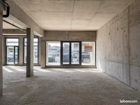 local d'activité 256 m²