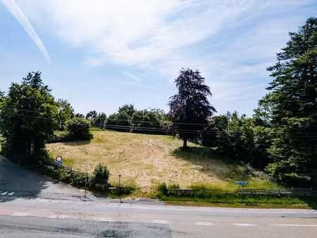 terrain à bâtir avec petite remise à beho