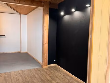 local 35 m2 professionnel/stockage - calme + parking - 390 cc