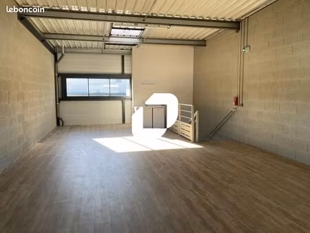 local d'activité 129 m²