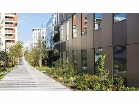 location bureaux 984 m² à 2 053 m²