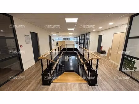location bureaux 908 m²