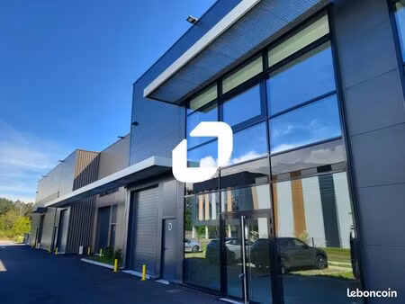 local d'activité 319 m²