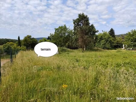 terrain 1100 m² viabilisé – calme absolu – rivière à pied – laroque (34190)
