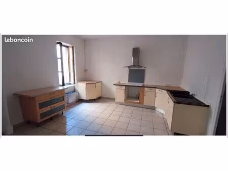 t2 a louer coeur de ville agde 40m2