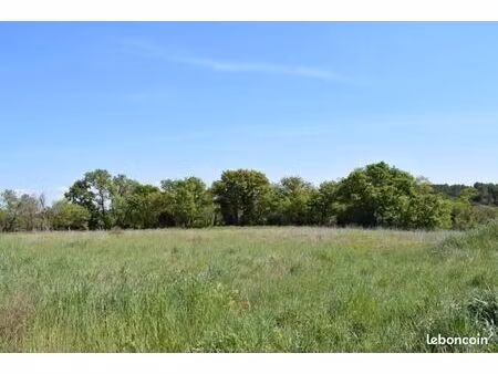 terrain 500 m² galargues